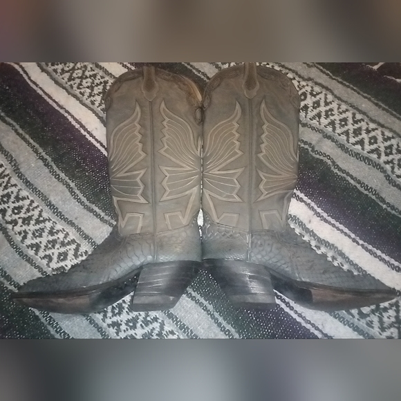 Woman's Snakeskin Hondo Boots - Picture 4 of 8